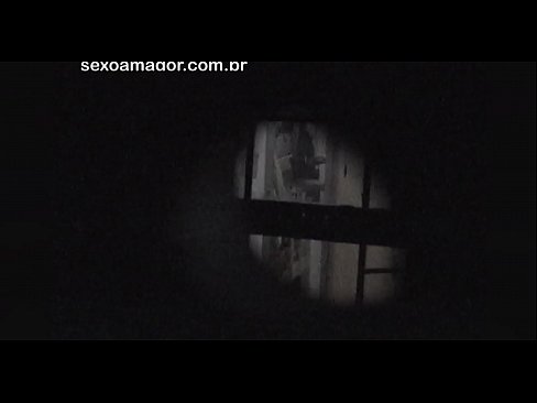 ❤️ Blondie vin an kasèt yon voyeur nan katye kache dèyè brik kre ❤ Videyo fout nan pònografi ht.verhentai.ru ❌❤